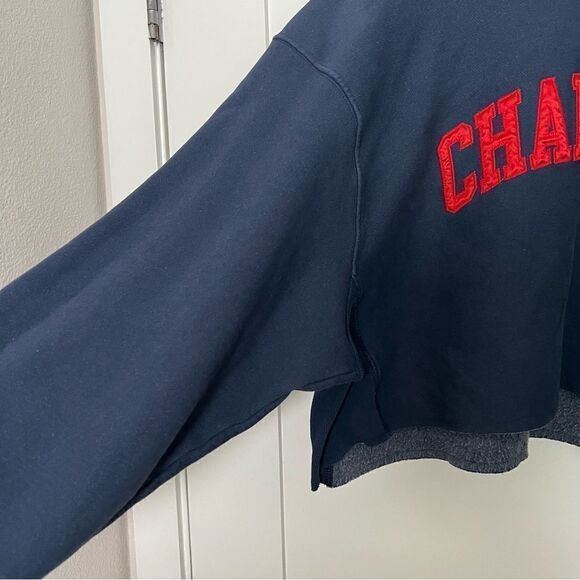 Champion Sweatshirt Womens Size XL Navy Blue Red Reverse Weave Cropped Spell Out - Picture 3 of 13